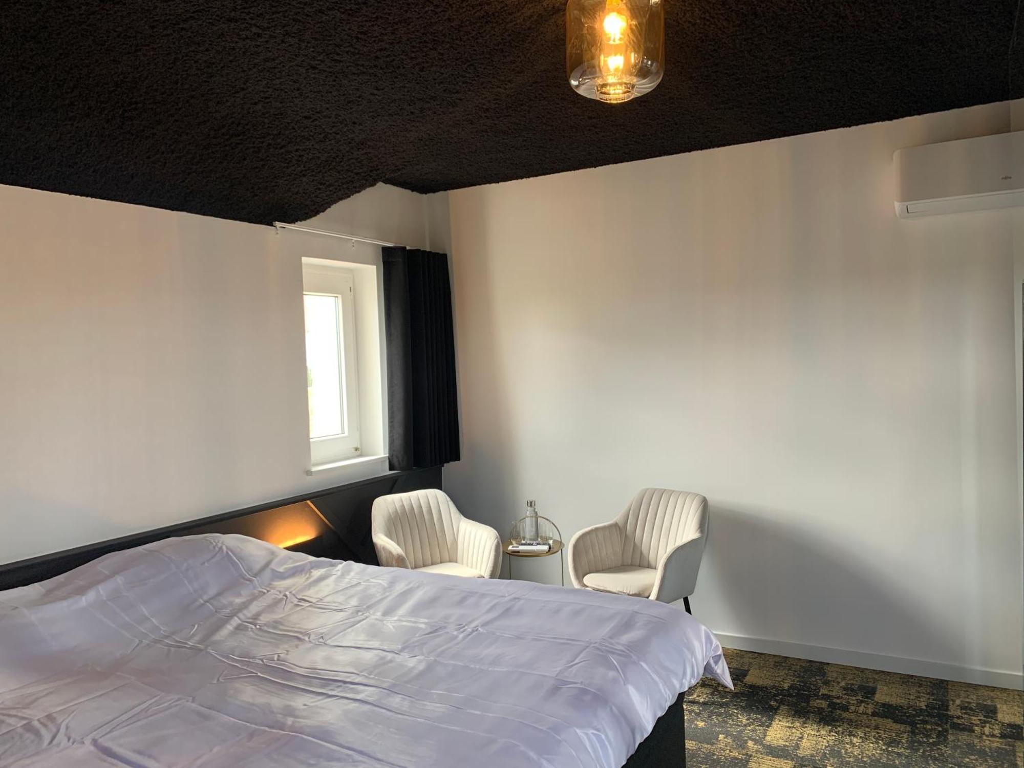Bed & Breakfast Maison Noire Westende-Bad Incl Parking & Ontbijt Middelkerke Exterior photo